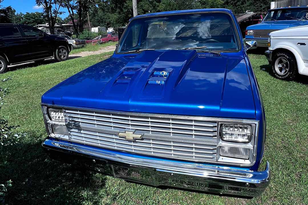 2nd Image of a 1983 CHEVROLET C10