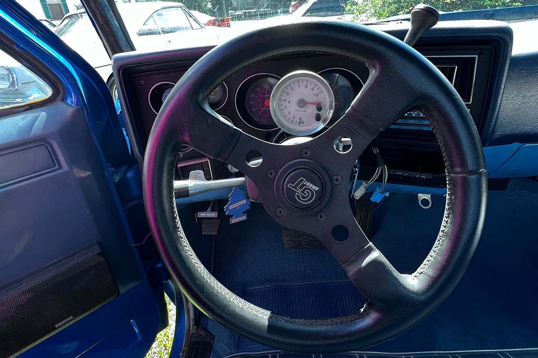 4th Image of a 1983 CHEVROLET C10