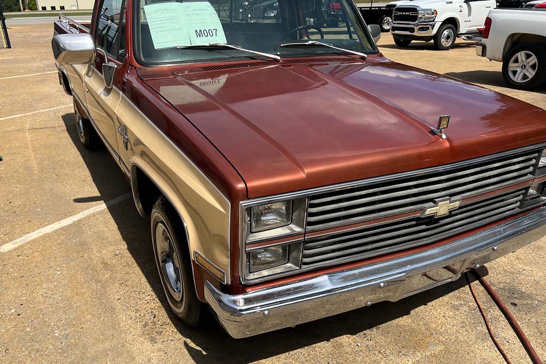 1st Image of a 1983 CHEVROLET C10