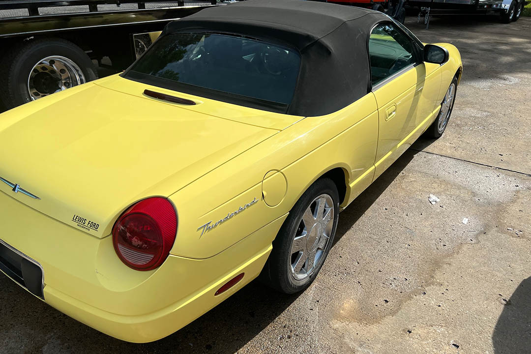 3rd Image of a 2002 FORD THUNDERBIRD