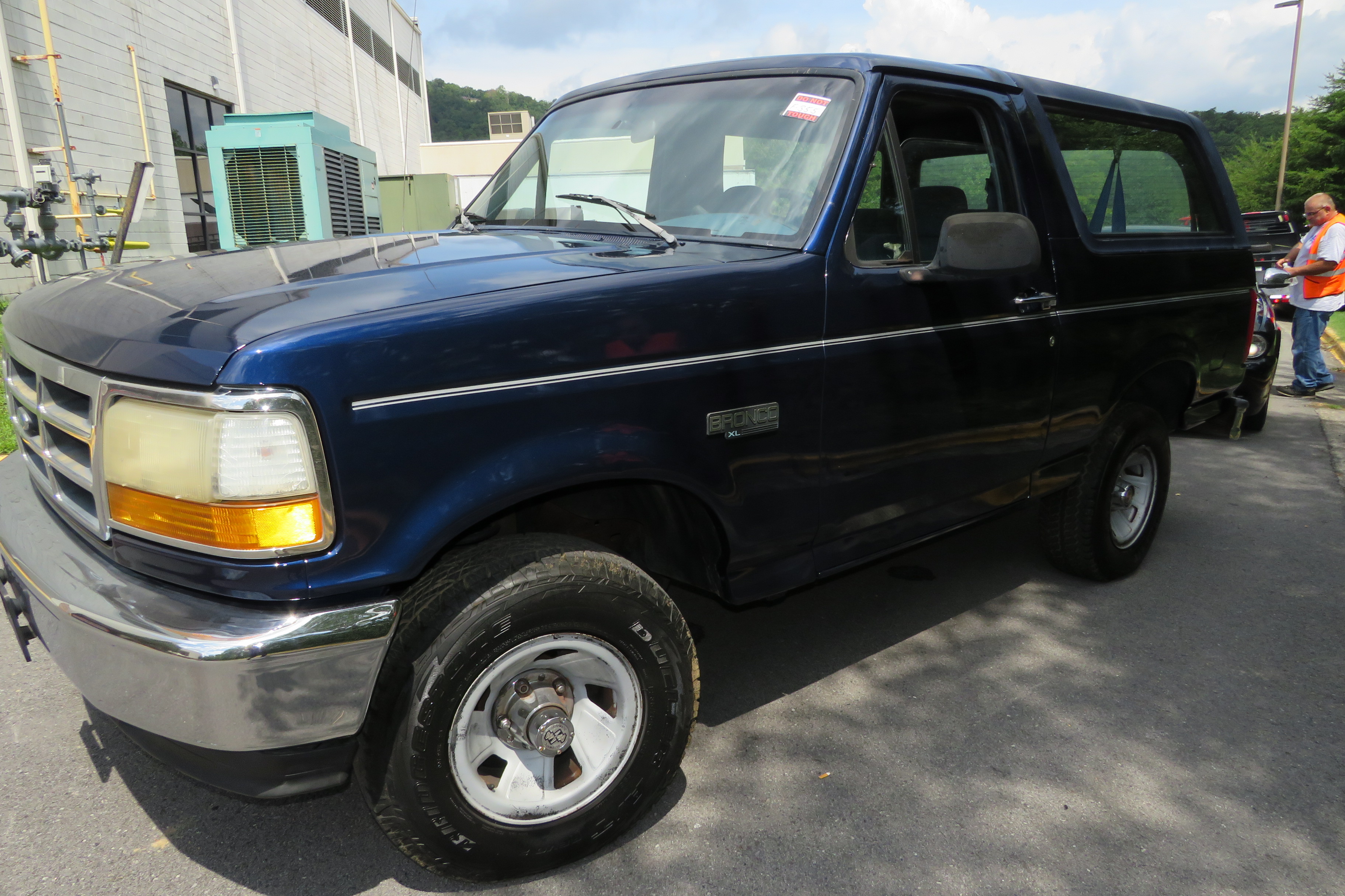 1st Image of a 1994 FORD BRONCO