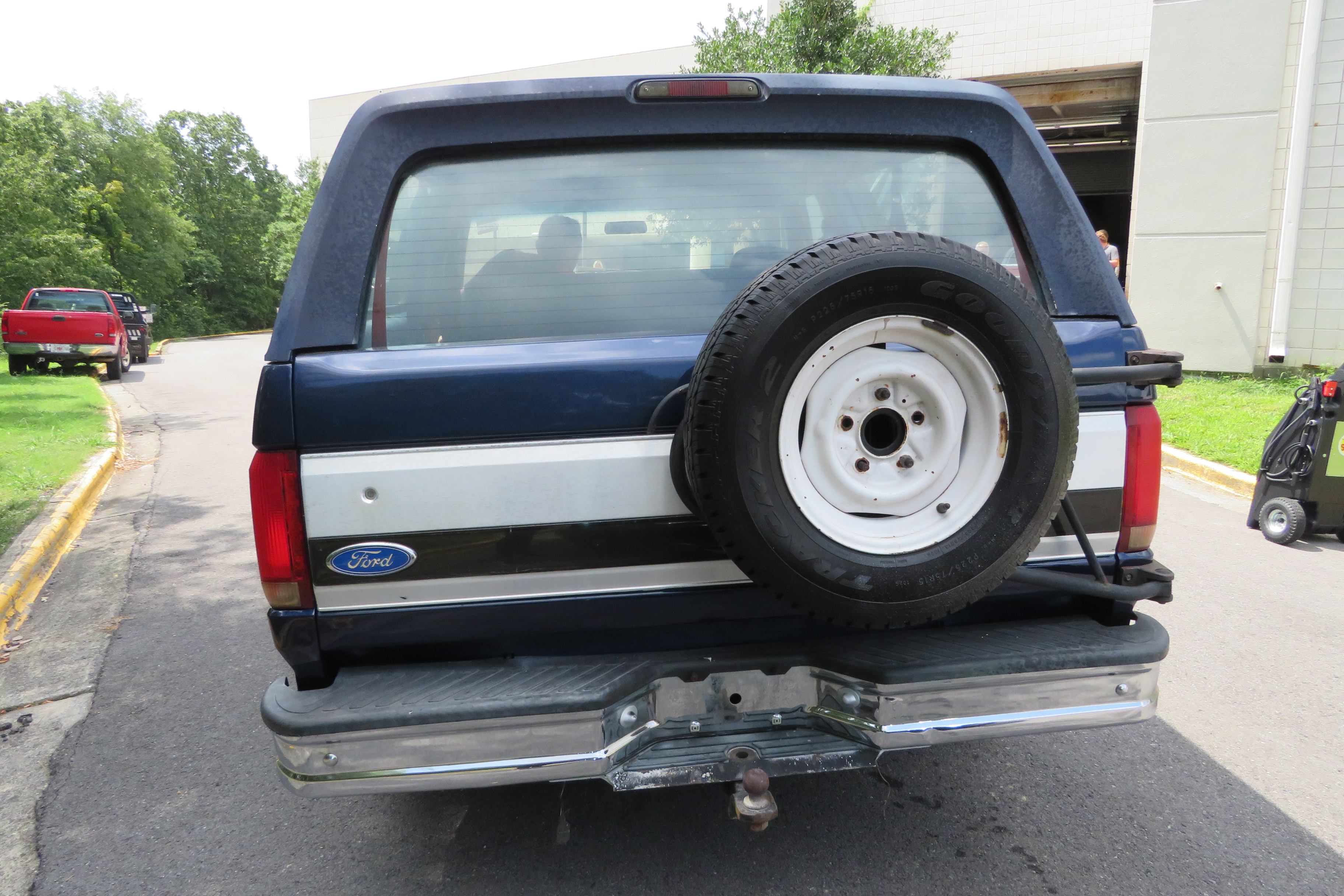 4th Image of a 1994 FORD BRONCO