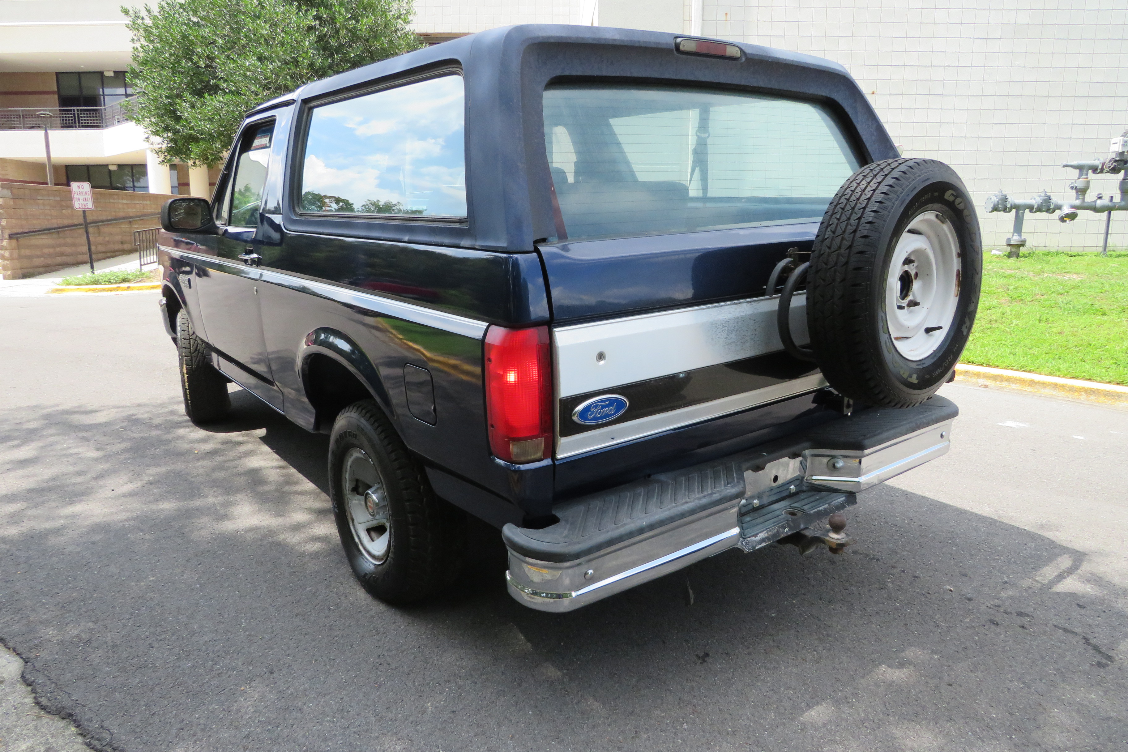 5th Image of a 1994 FORD BRONCO