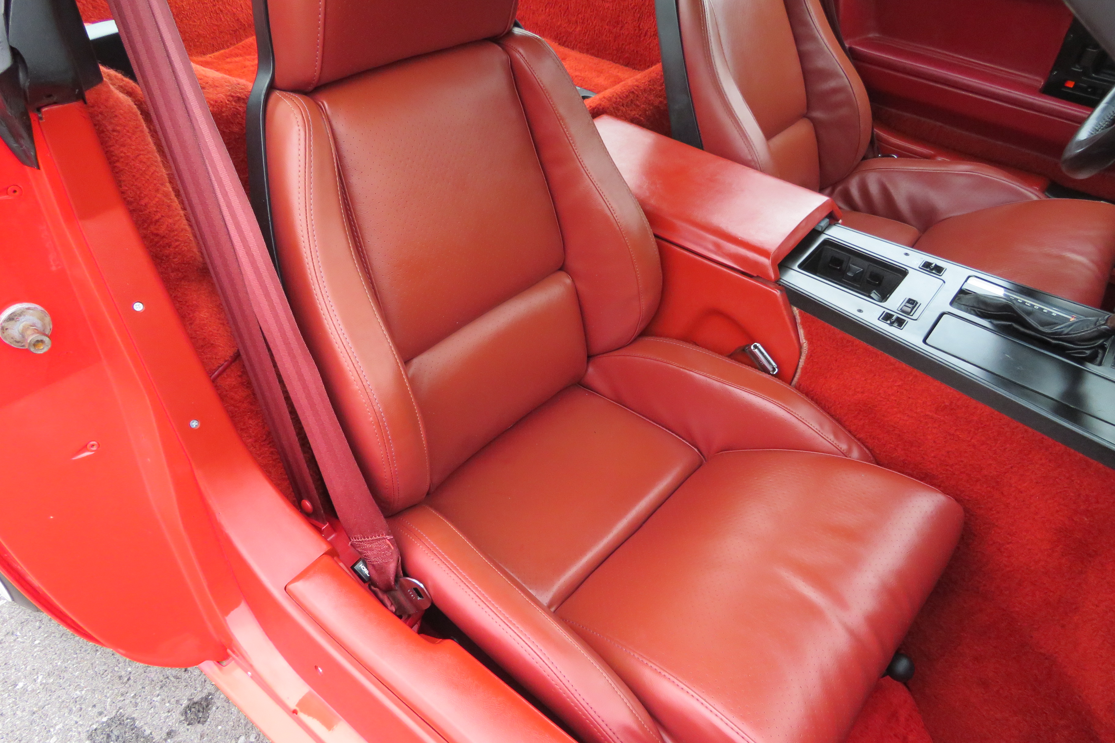 8th Image of a 1985 CHEVROLET CORVETTE