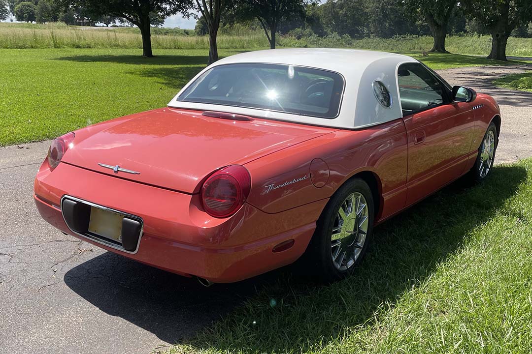 2nd Image of a 2003 FORD THUNDERBIRD JAMES BOND EDITION