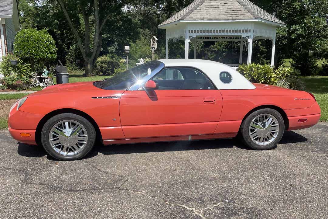 3rd Image of a 2003 FORD THUNDERBIRD JAMES BOND EDITION
