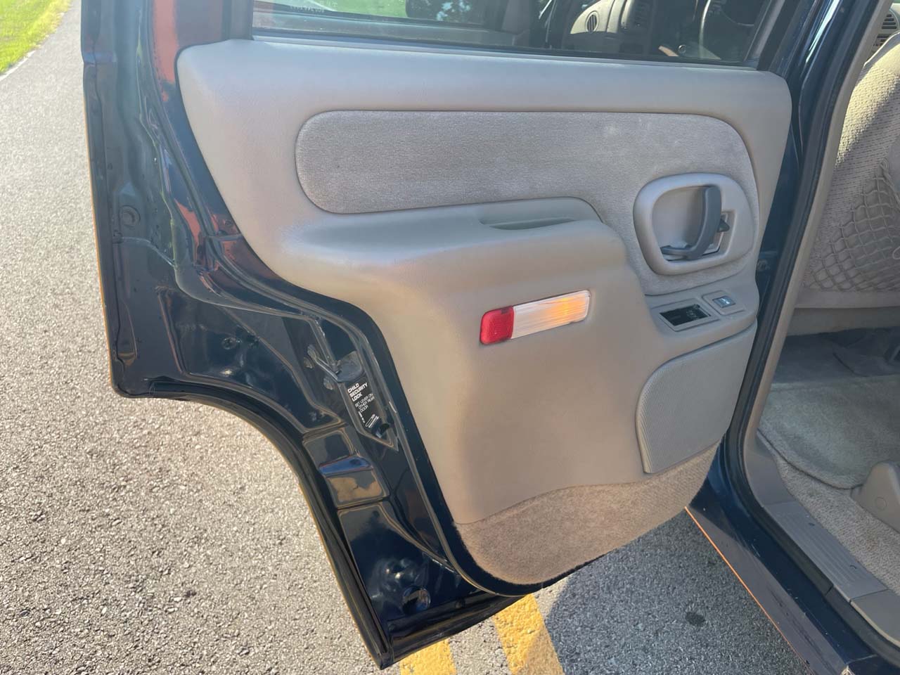 10th Image of a 1999 CHEVROLET TAHOE