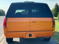 Image 8 of 18 of a 1999 CHEVROLET TAHOE