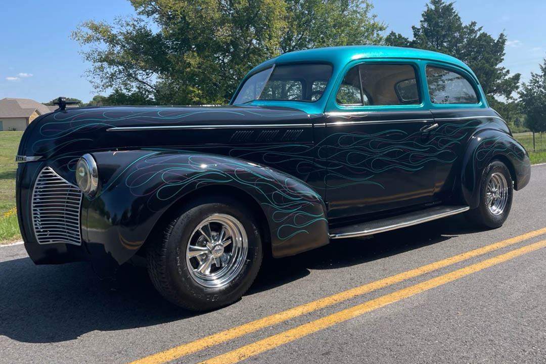 1st Image of a 1940 PONTIAC COUPE