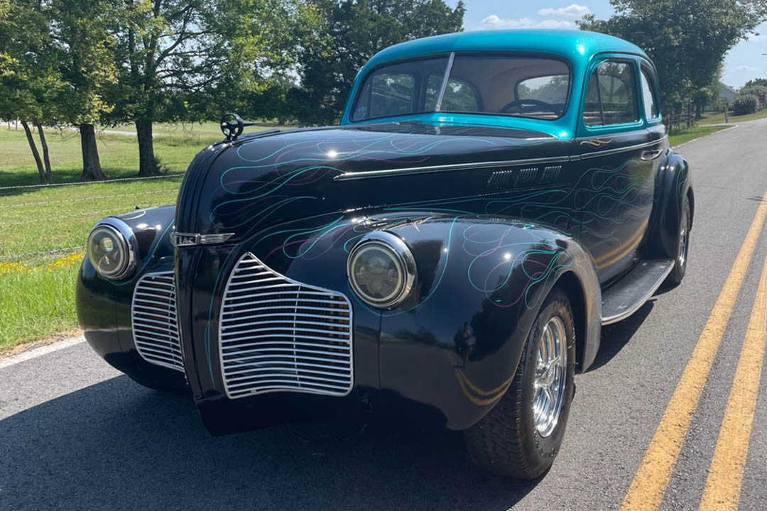 2nd Image of a 1940 PONTIAC COUPE