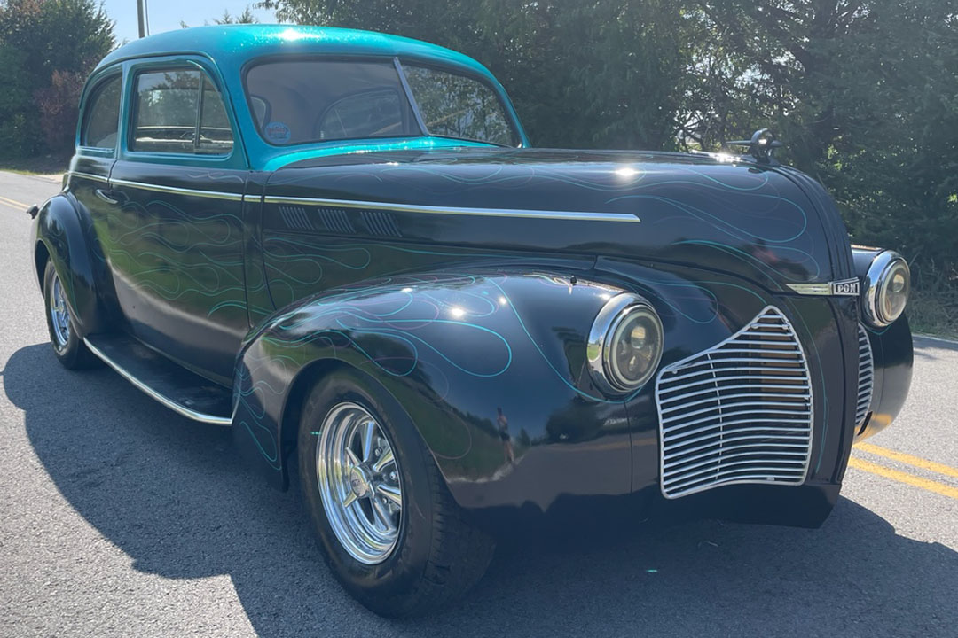 3rd Image of a 1940 PONTIAC COUPE