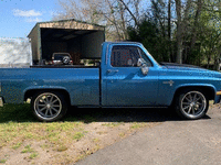 Image 3 of 12 of a 1983 CHEVROLET C10