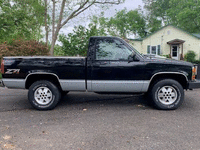 Image 4 of 12 of a 1990 CHEVROLET K1500
