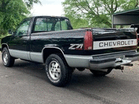 Image 5 of 12 of a 1990 CHEVROLET K1500