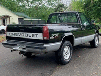 Image 6 of 12 of a 1990 CHEVROLET K1500