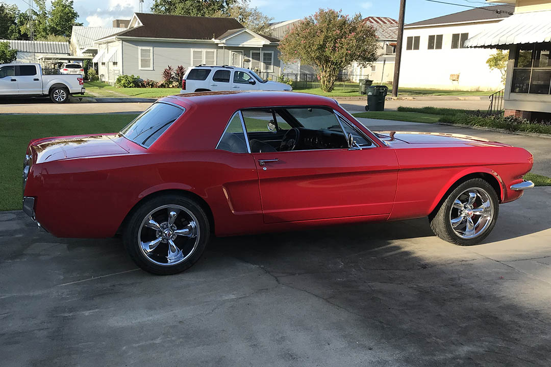 3rd Image of a 1966 FORD MUSTANG