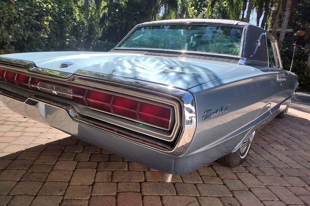 2nd Image of a 1966 FORD THUNDERBIRD