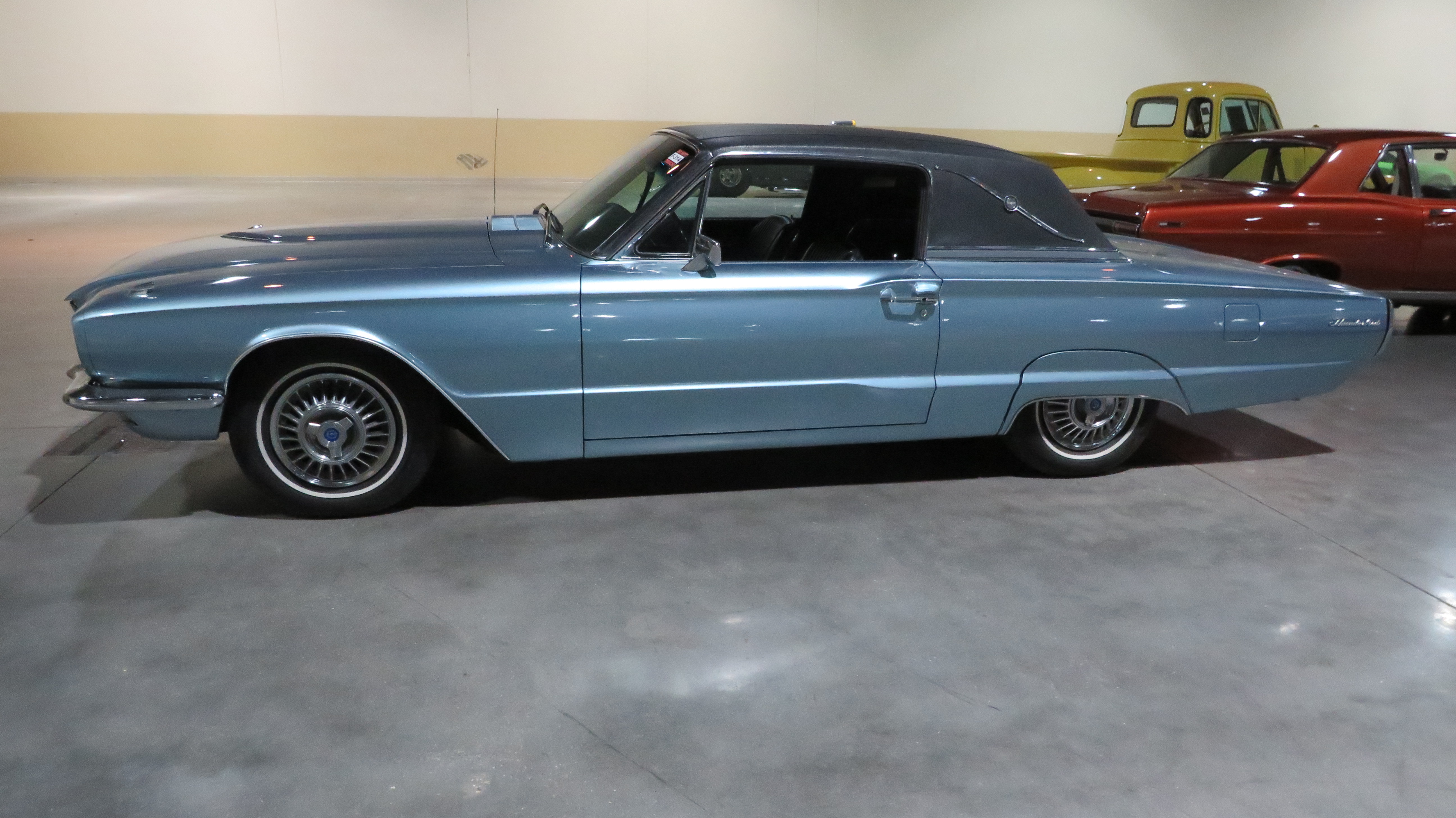 3rd Image of a 1966 FORD THUNDERBIRD