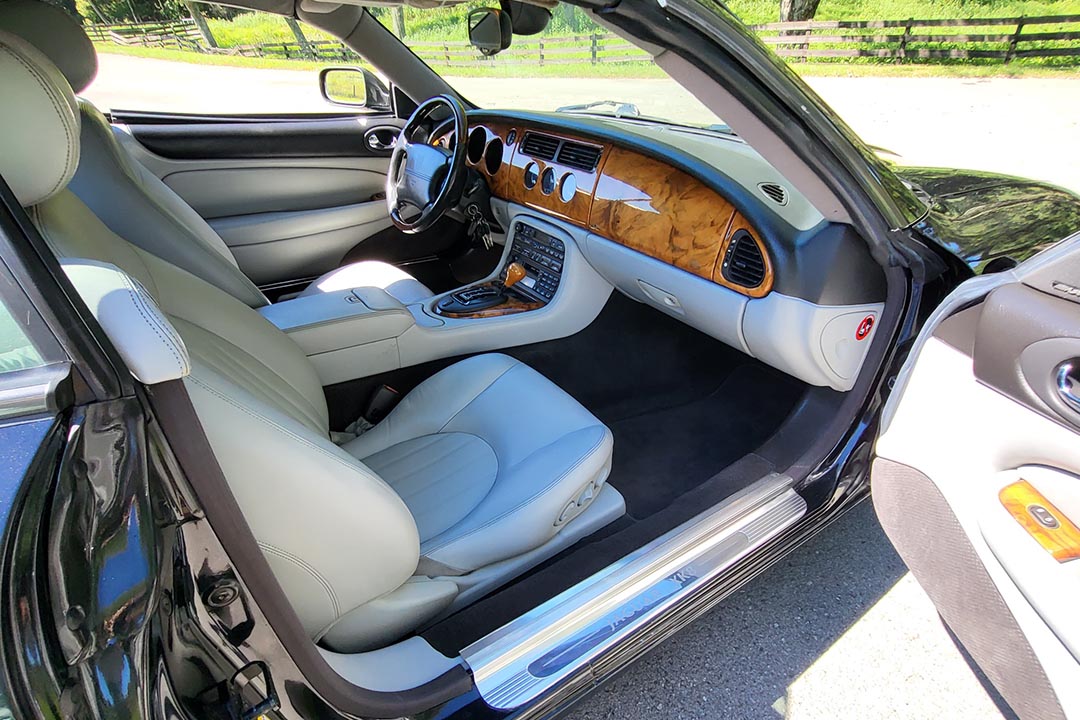 12th Image of a 2003 JAGUAR XK