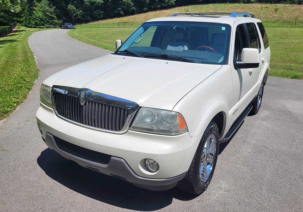 1st Image of a 2004 LINCOLN AVIATOR