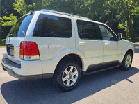 Image 6 of 22 of a 2004 LINCOLN AVIATOR
