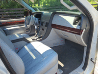 Image 9 of 22 of a 2004 LINCOLN AVIATOR