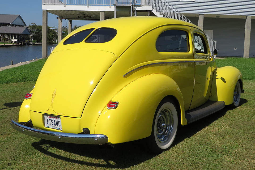 3rd Image of a 1940 FORD DELUXE