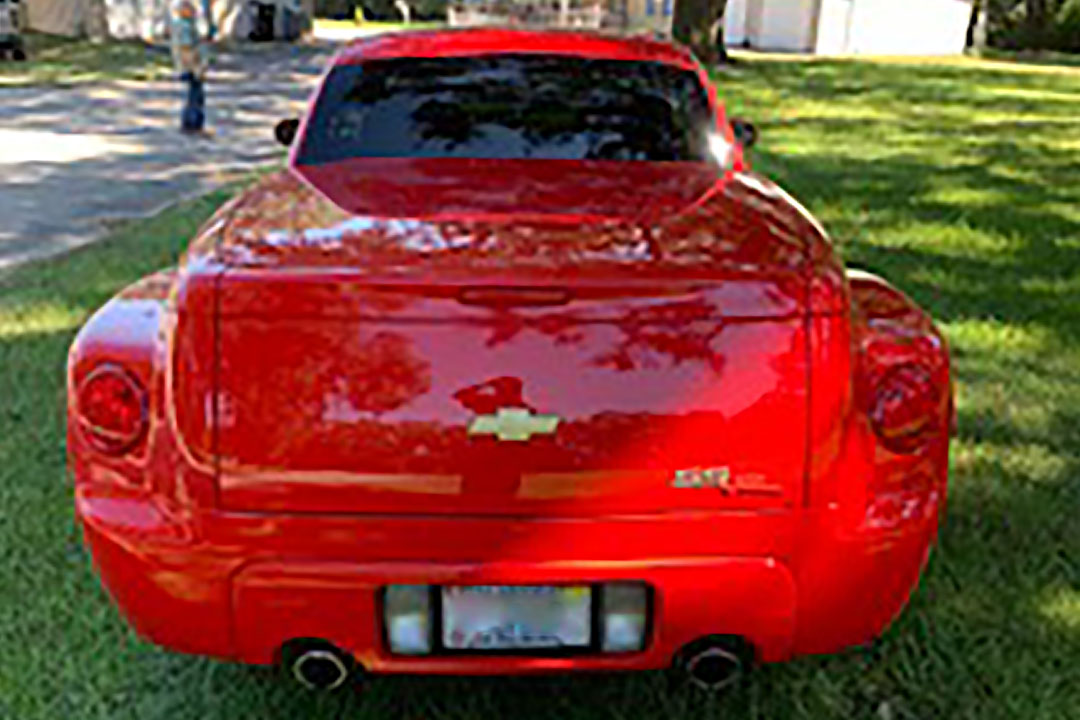 5th Image of a 2005 CHEVROLET SSR