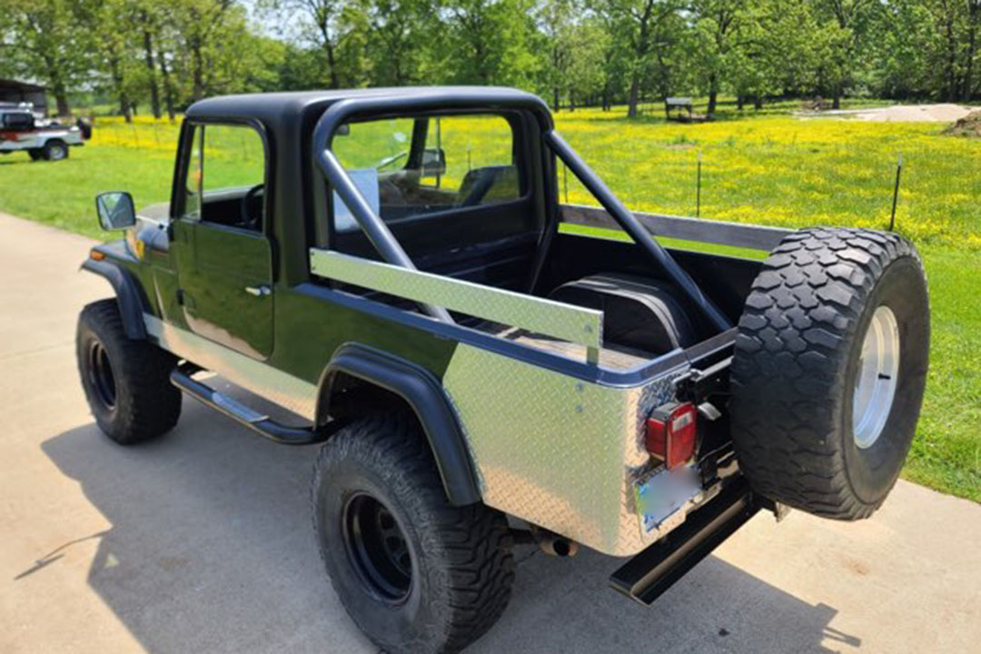 2nd Image of a 1981 AMERICAN / JEEP SCRAMBLER CJ8