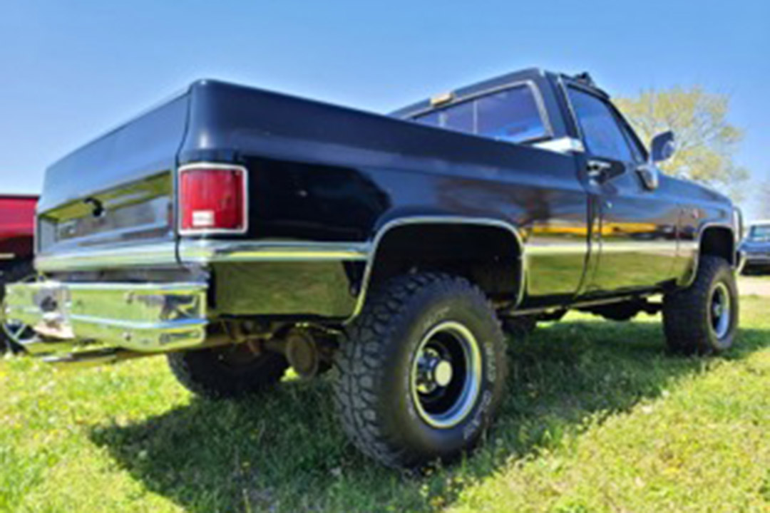 3rd Image of a 1985 CHEVROLET SHORTWIDE