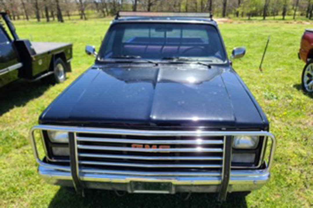 4th Image of a 1985 CHEVROLET SHORTWIDE