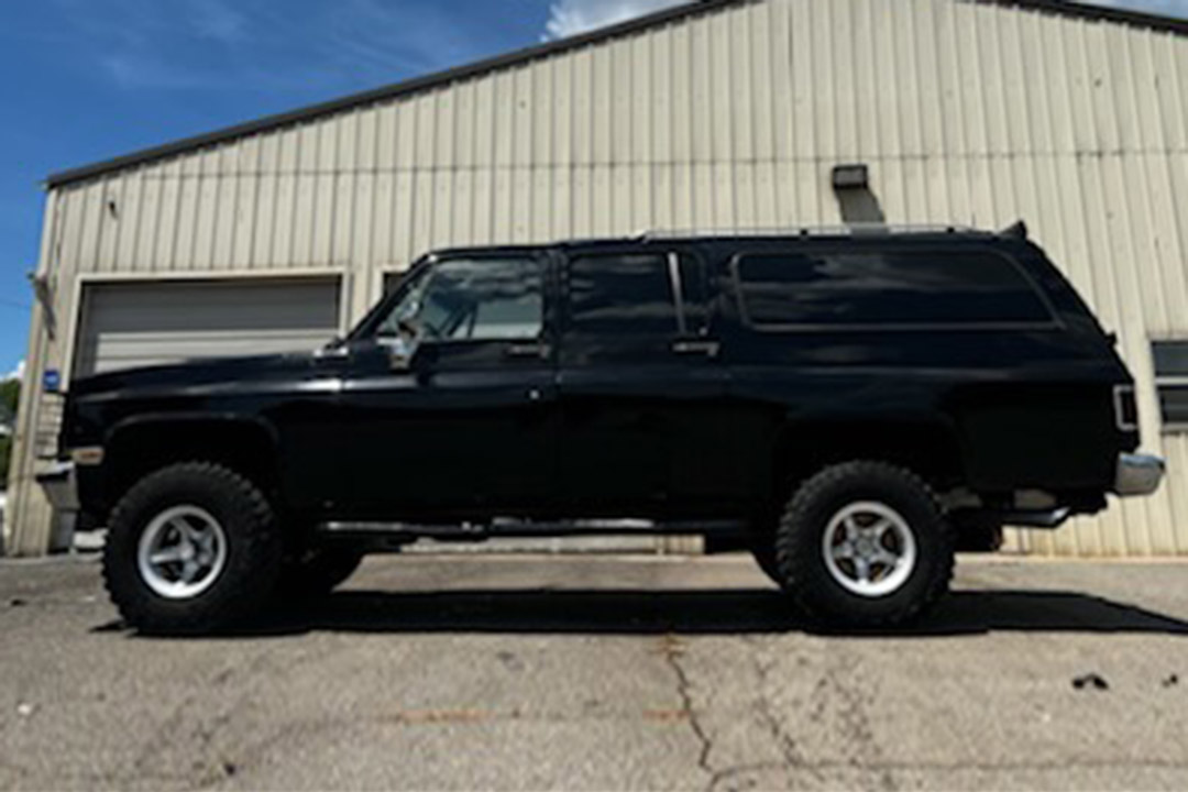 1st Image of a 1989 CHEVROLET SUBURBAN