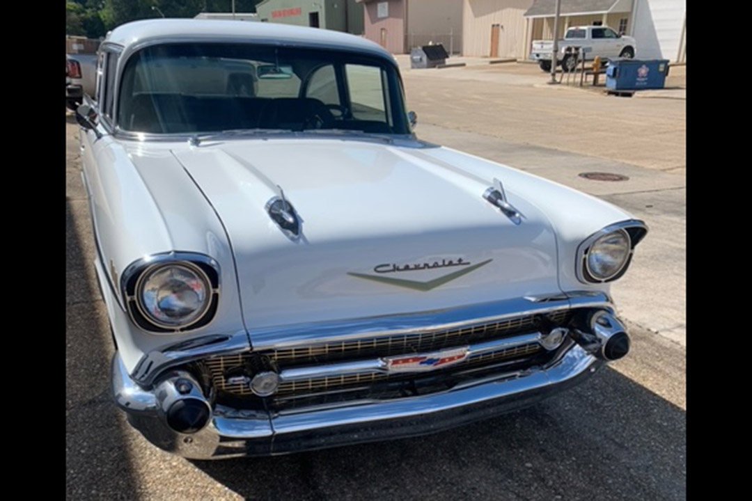 2nd Image of a 1957 CHEVROLET BELAIR