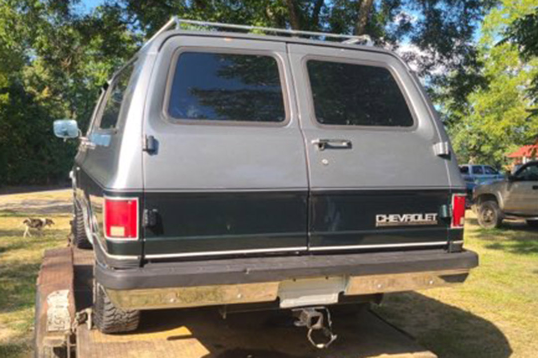 8th Image of a 1989 CHEVROLET SUBURBAN V1500