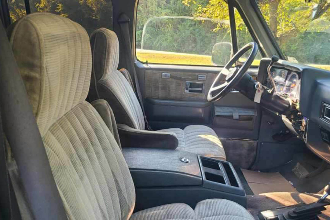 10th Image of a 1989 CHEVROLET SUBURBAN V1500