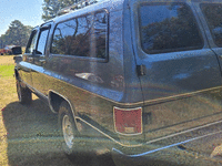 Image 3 of 15 of a 1989 CHEVROLET SUBURBAN V1500