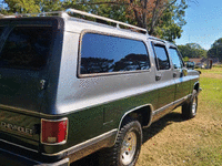 Image 4 of 15 of a 1989 CHEVROLET SUBURBAN V1500