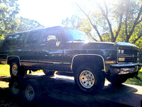 Image 7 of 15 of a 1989 CHEVROLET SUBURBAN V1500