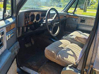 Image 10 of 15 of a 1989 CHEVROLET SUBURBAN V1500