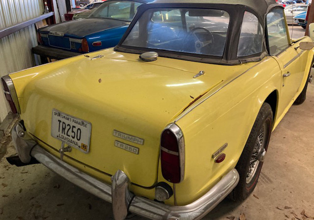 2nd Image of a 1968 TRIUMPH TR250