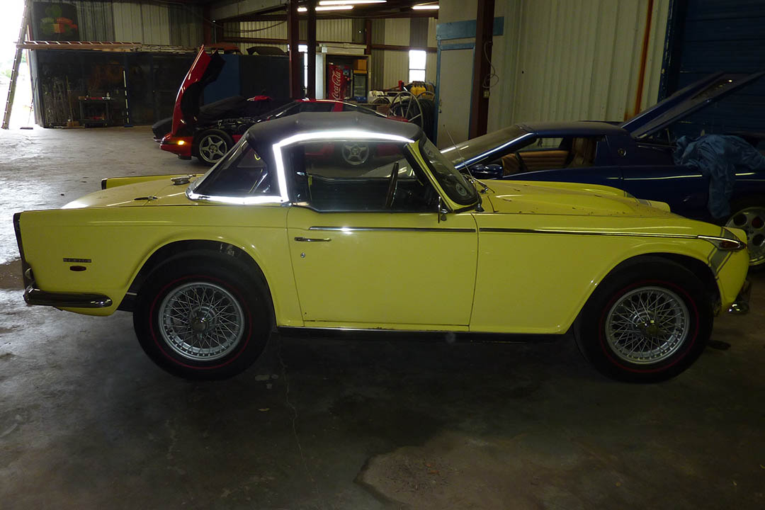 5th Image of a 1968 TRIUMPH TR250