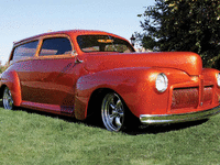 Image 4 of 25 of a 1948 FORD WOODY