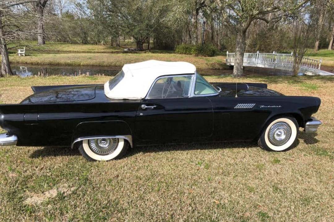 2nd Image of a 1957 FORD THUNDERBIRD