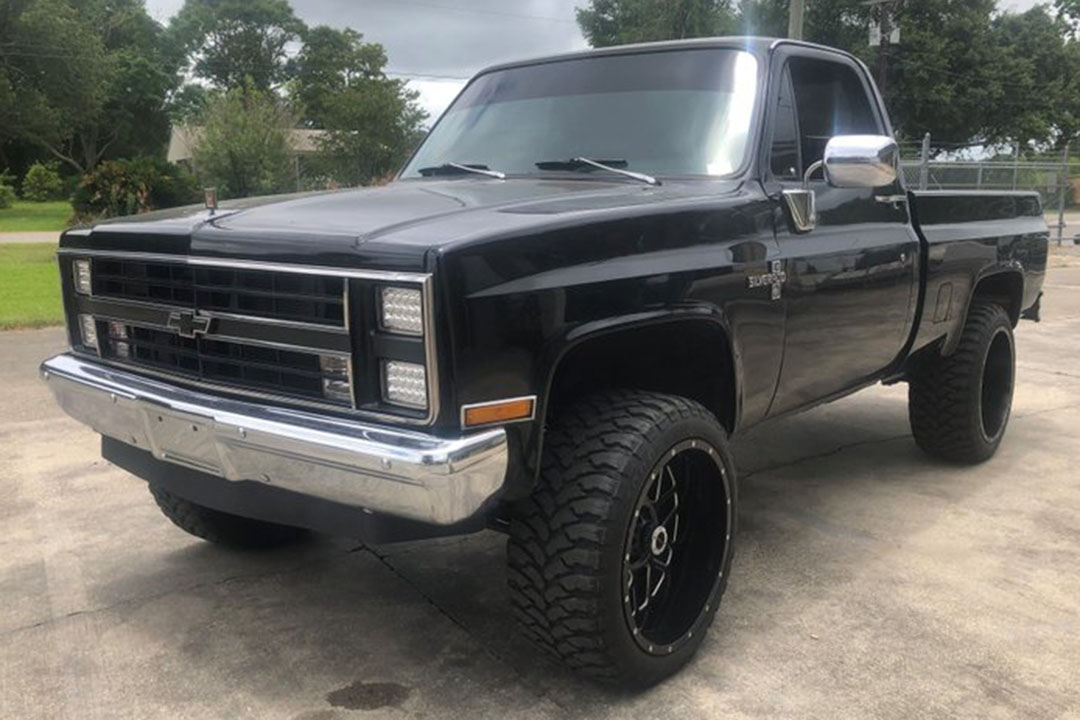 2nd Image of a 1986 CHEVROLET C10