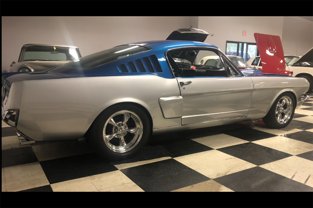 3rd Image of a 1965 FORD MUSTANG FASTBACK