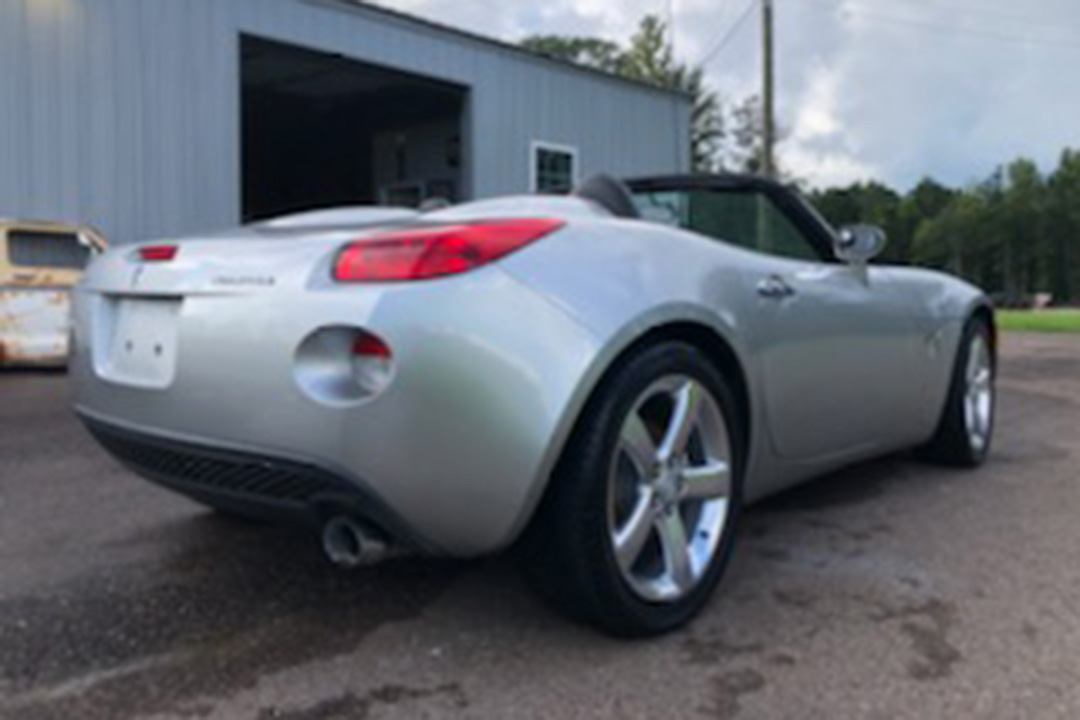 3rd Image of a 2006 PONTIAC SOLSTICE