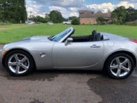 Image 5 of 12 of a 2006 PONTIAC SOLSTICE