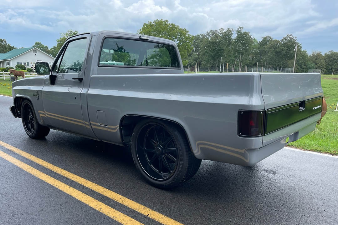 2nd Image of a 1981 CHEVROLET C10
