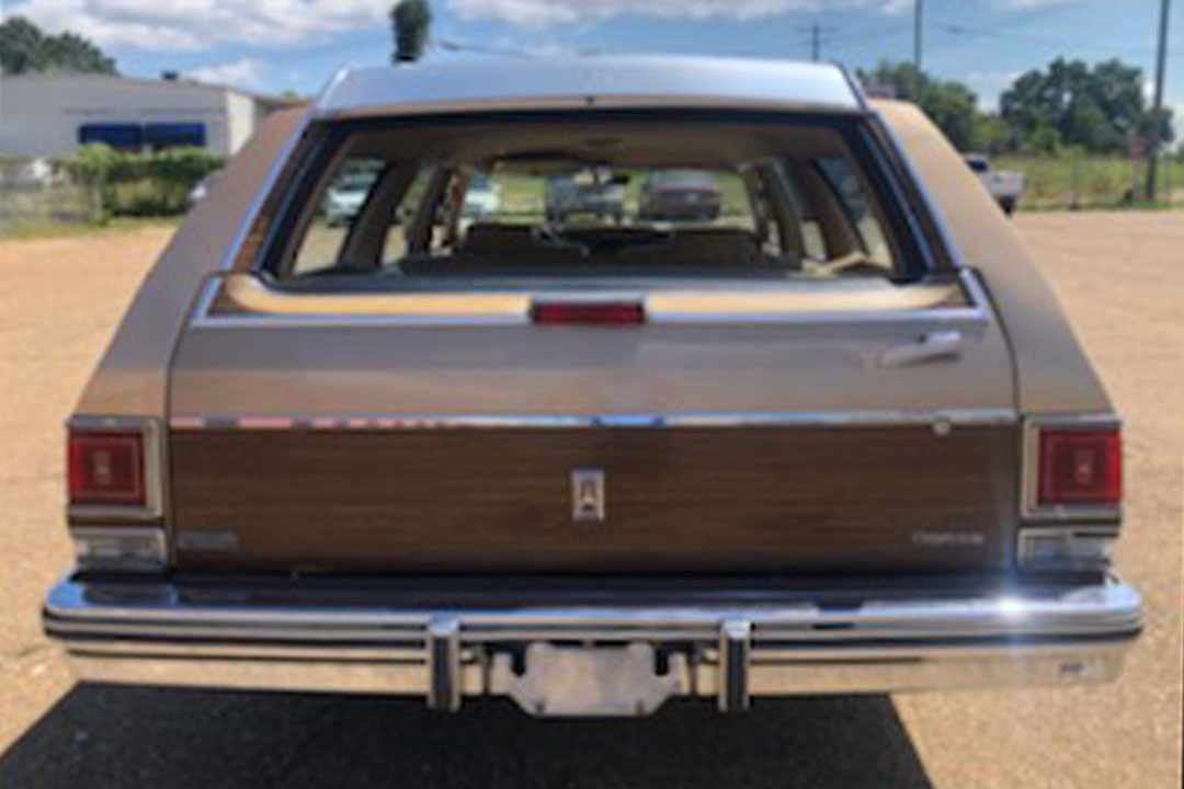 6th Image of a 1986 OLDSMOBILE CUSTOM CRUISER