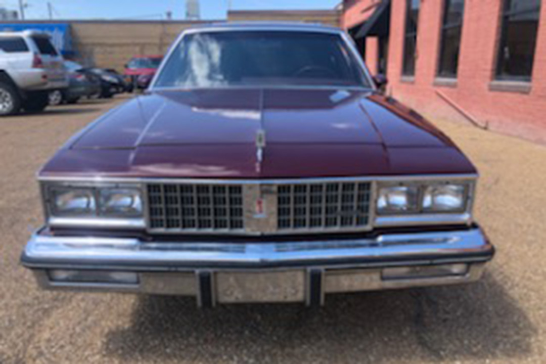 4th Image of a 1981 OLDSMOBILE CUTLASS